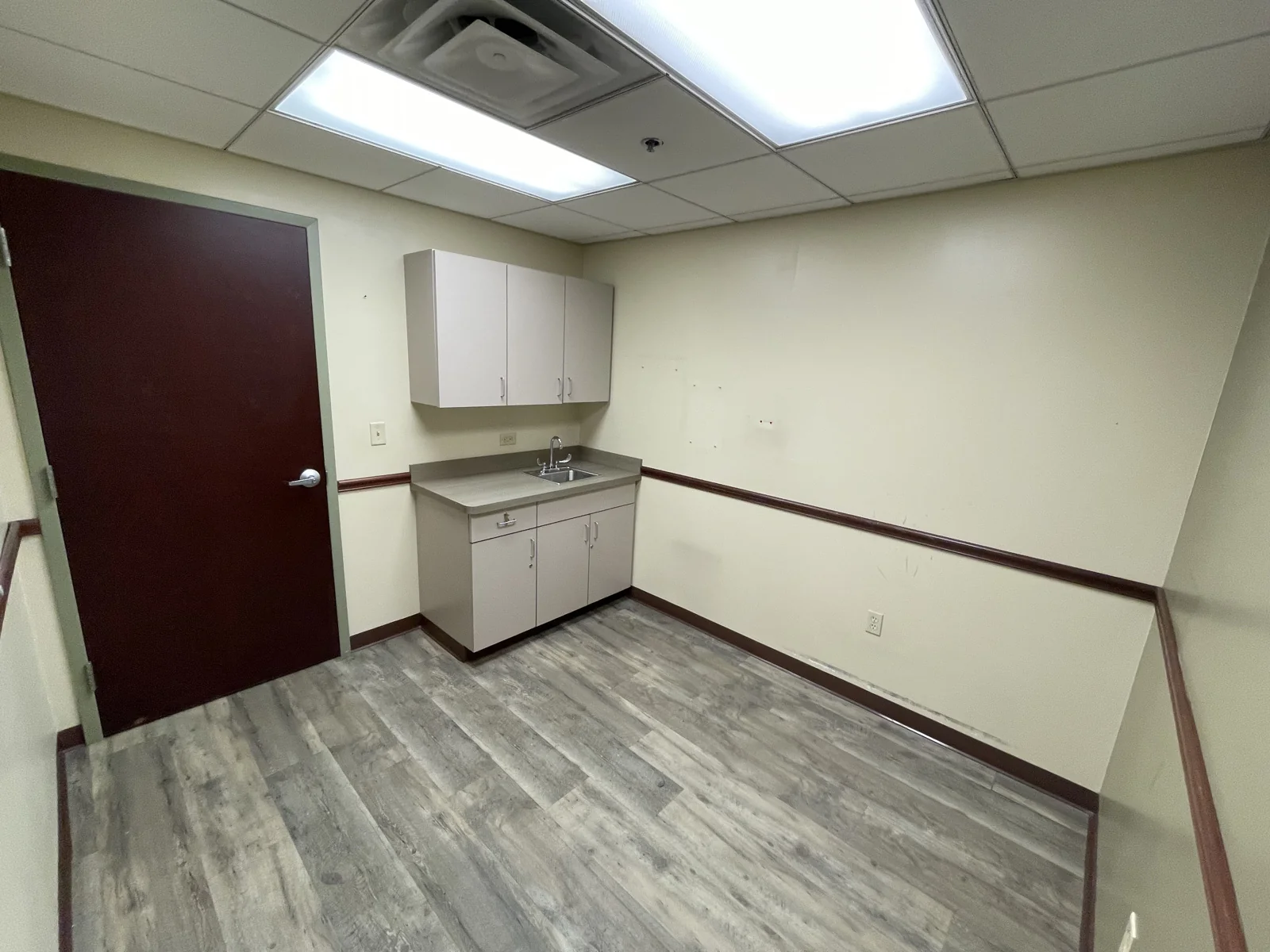 3-Story Medical/Office Building — Lease in Fairview Park, OH, photo 7 of 8