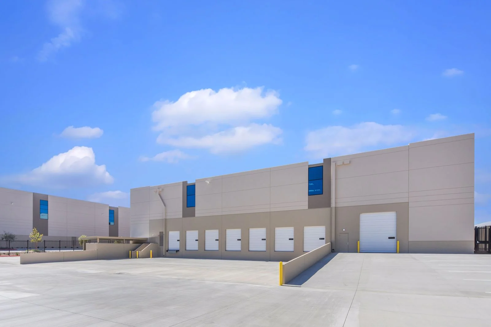 Santa Clarita Commerce Center — Lease in Santa Clarita, CA, photo 6 of 8