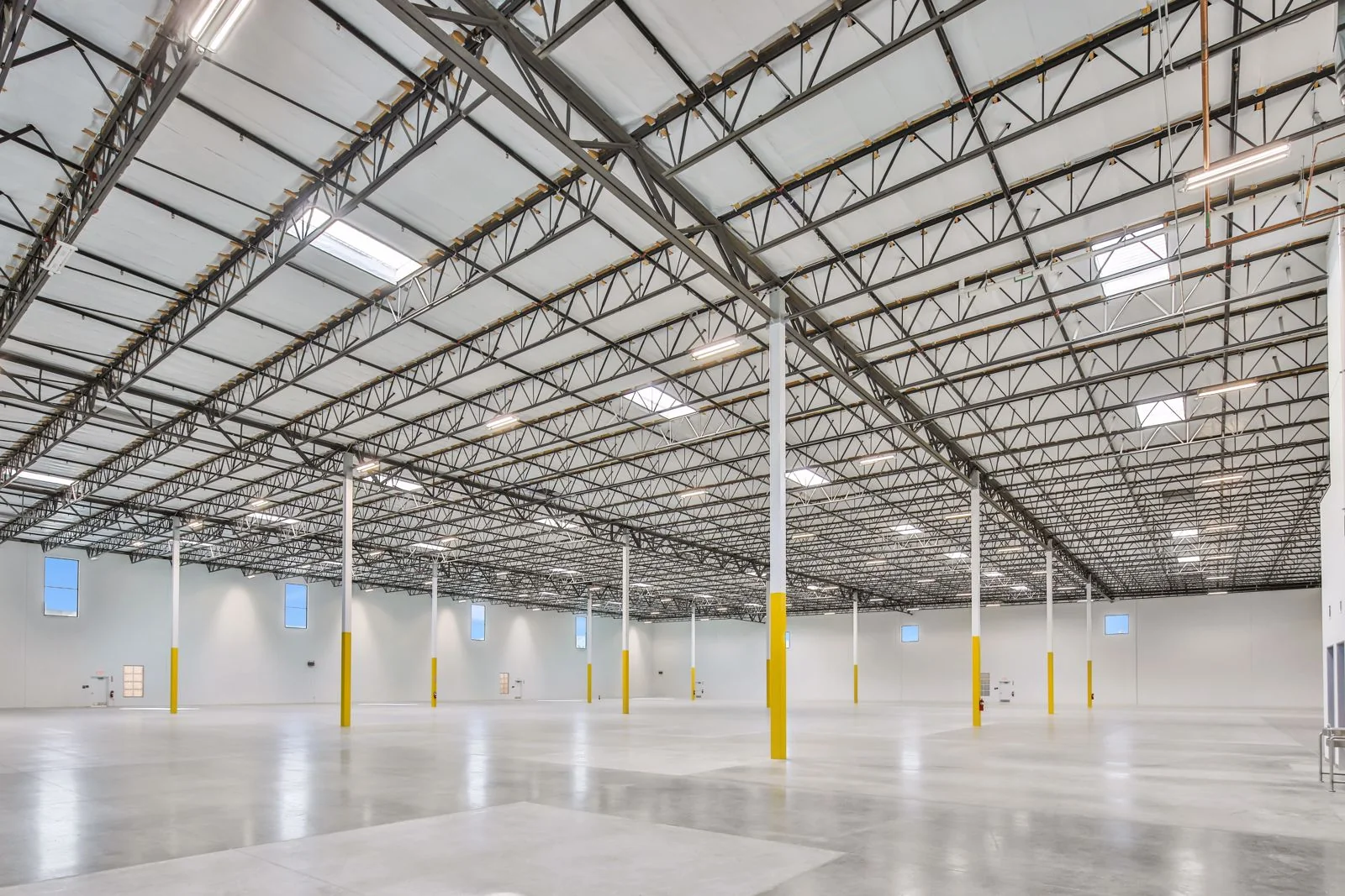Santa Clarita Commerce Center — Lease in Santa Clarita, CA, photo 7 of 8