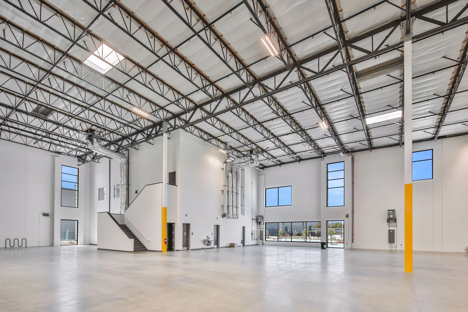 Santa Clarita Commerce Center — Lease in Santa Clarita, CA, photo 8 of 8