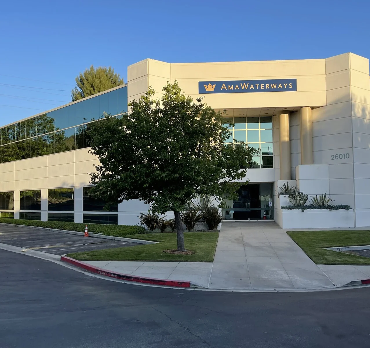 Calabasas Commerce Centre — Lease in Calabasas, CA, photo 1 of 1