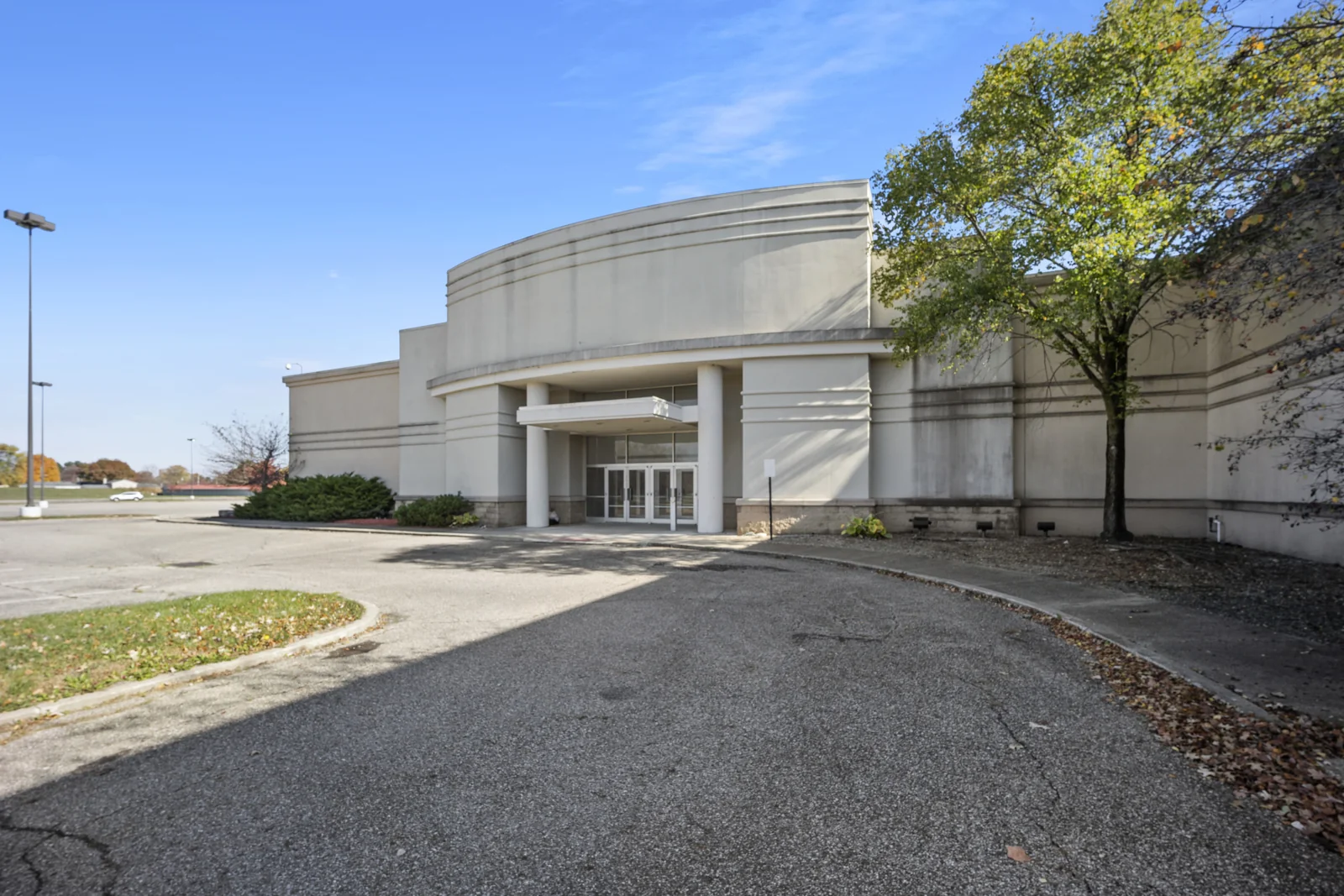 Indian Mound Mall-Former Sears — Lease in Heath, OH, photo 1 of 7