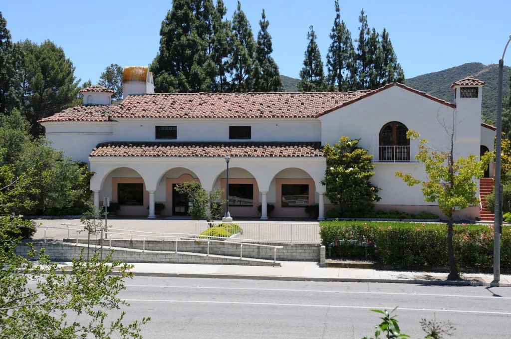 Retail in Thousand Oaks, CA — Sale in Thousand Oaks, CA, photo 2 of 4