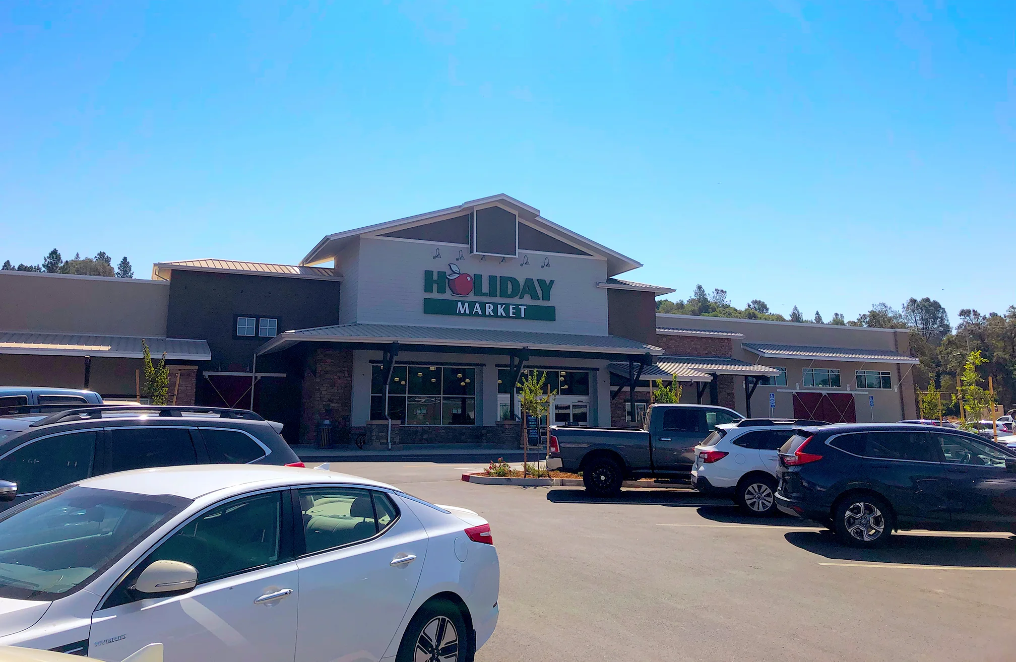 Higgins Marketplace - photo 2 - Auburn, CA