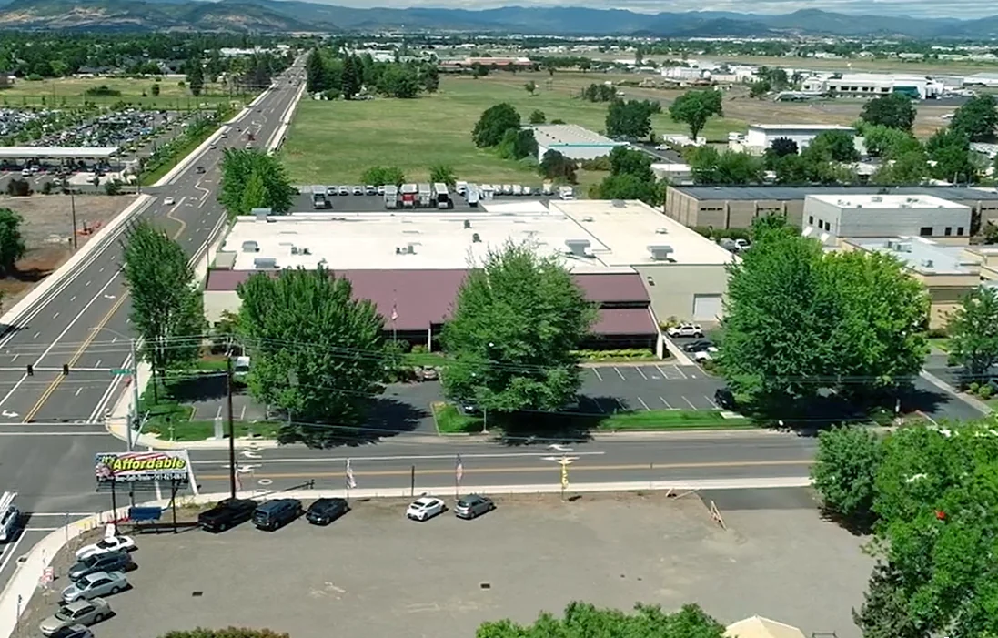 501 Airport Road — Lease in Medford, OR, photo 2 of 2