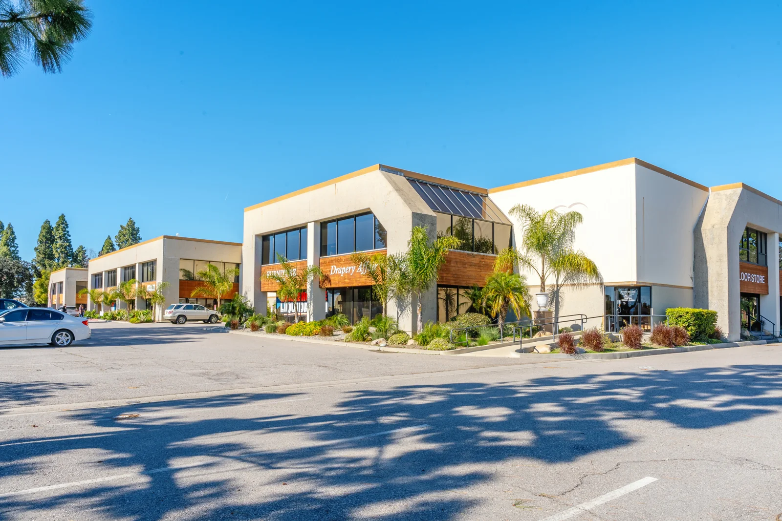 Walker Ralston Square — Sale in Ventura, CA, photo 6 of 8