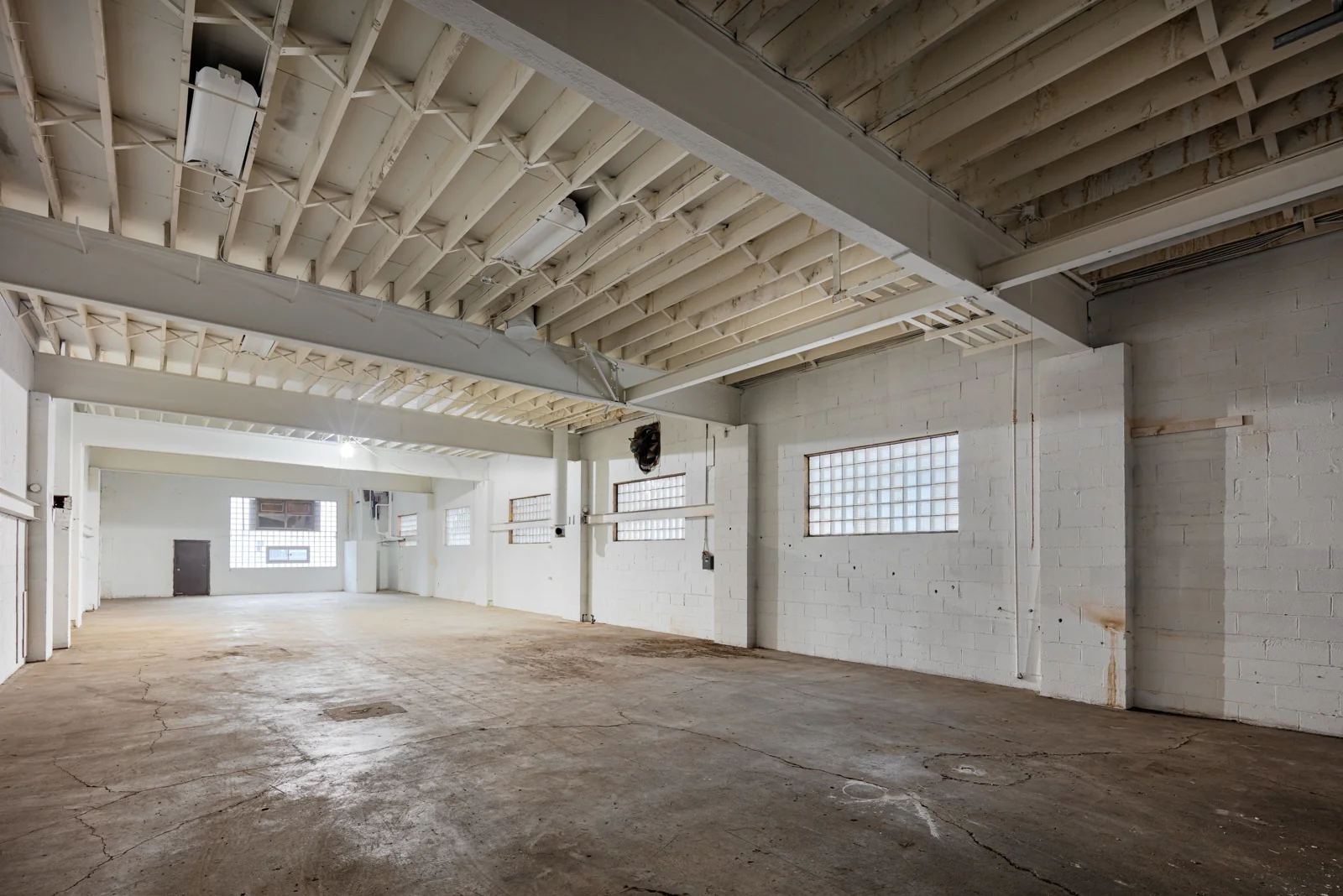 Retail in Columbus, OH - photo 2 - Columbus, OH