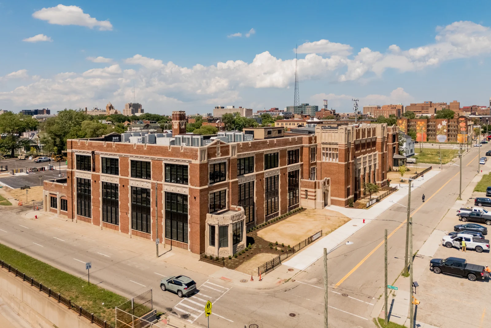 The Jefferson Hub — Lease in Detroit, MI, photo 2 of 8