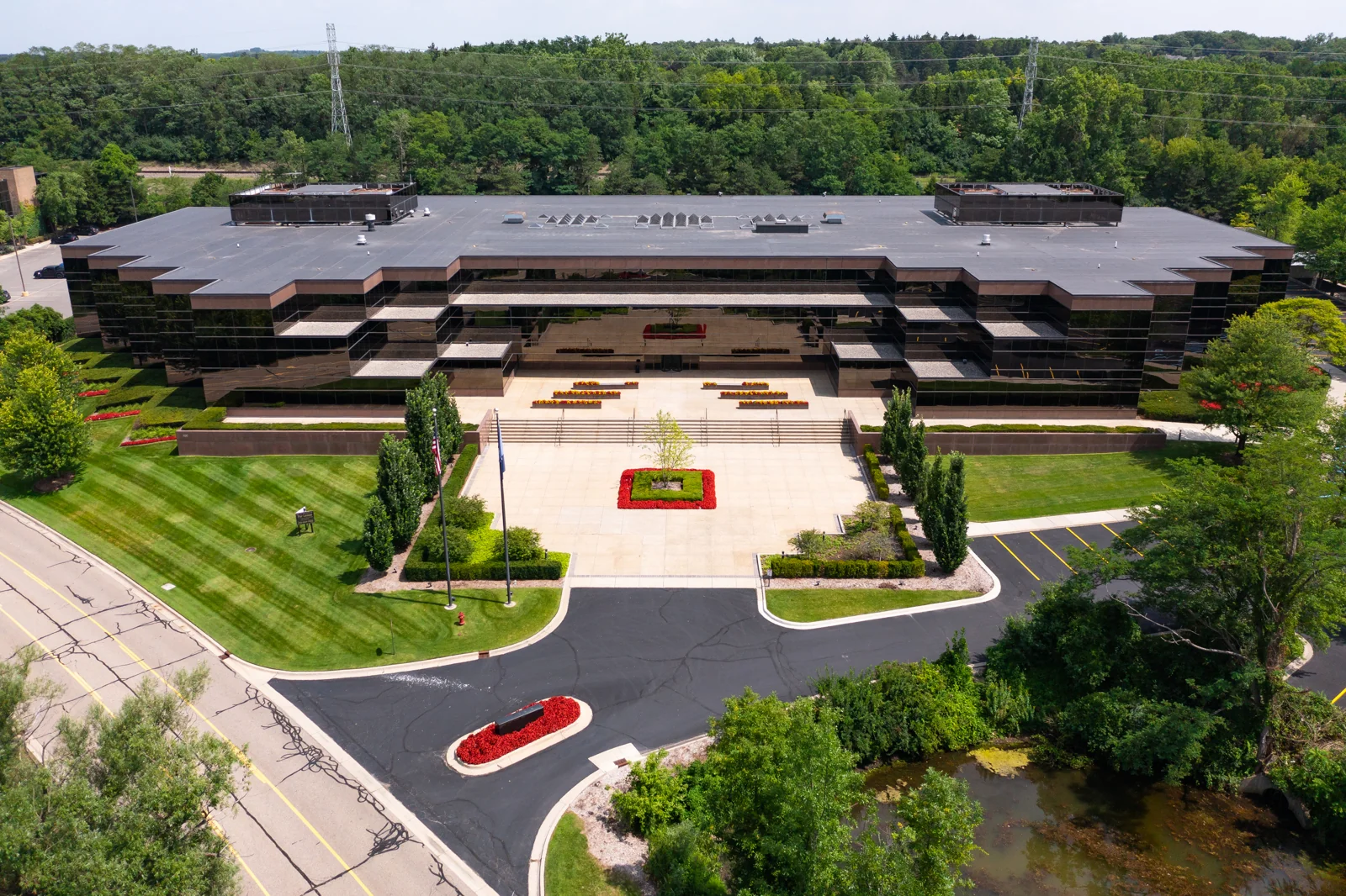 Office in Bloomfield Hills, MI — Lease in Bloomfield Hills, MI, photo 2 of 8