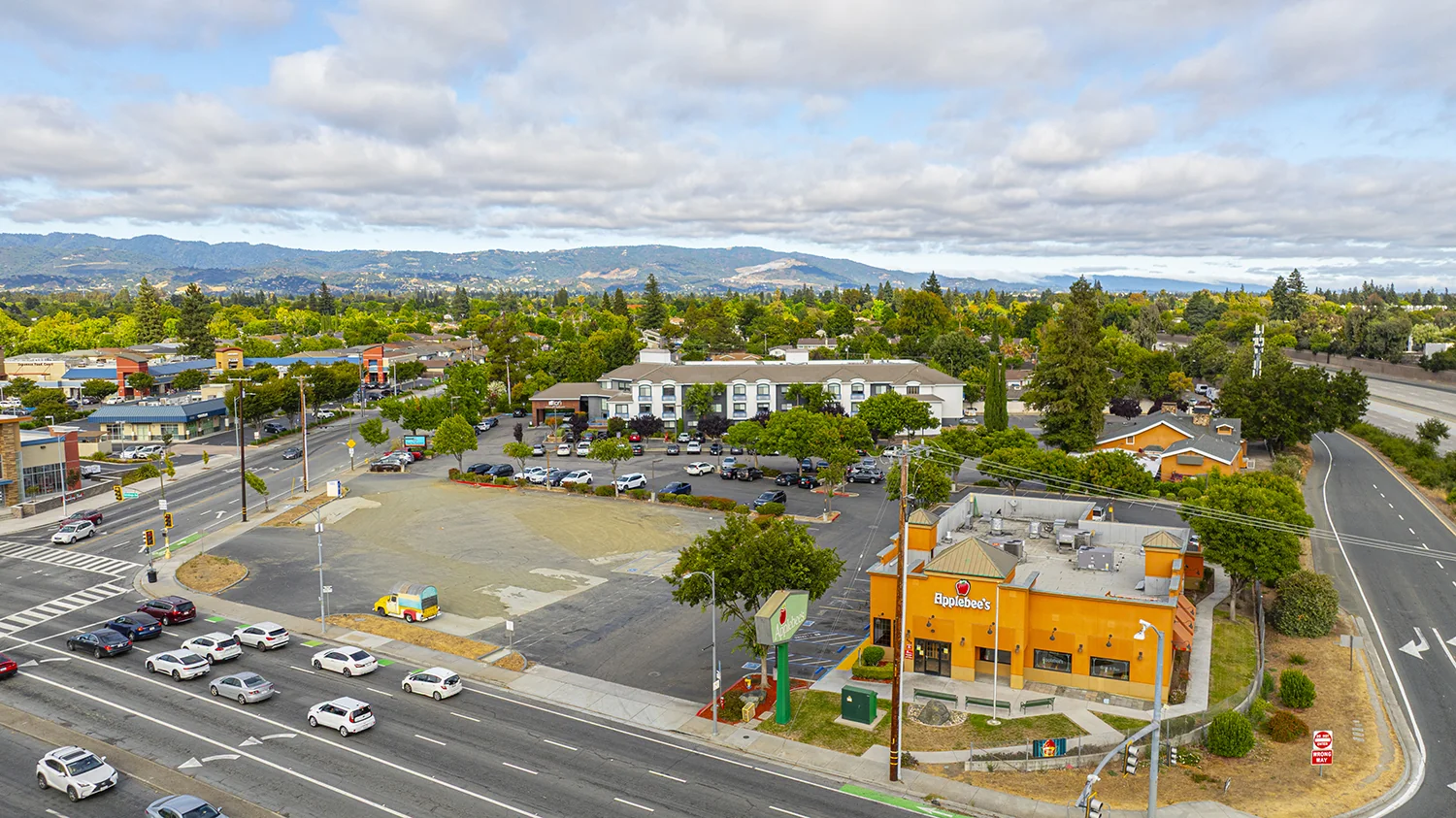 Moorpark Crossings — Sale in San Jose, CA, photo 4 of 7
