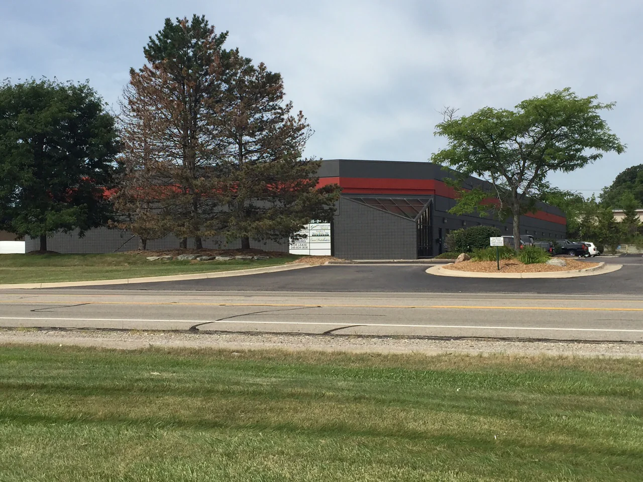 Industrial in Farmington Hills, MI — Lease in Farmington Hills, MI, photo 1 of 3