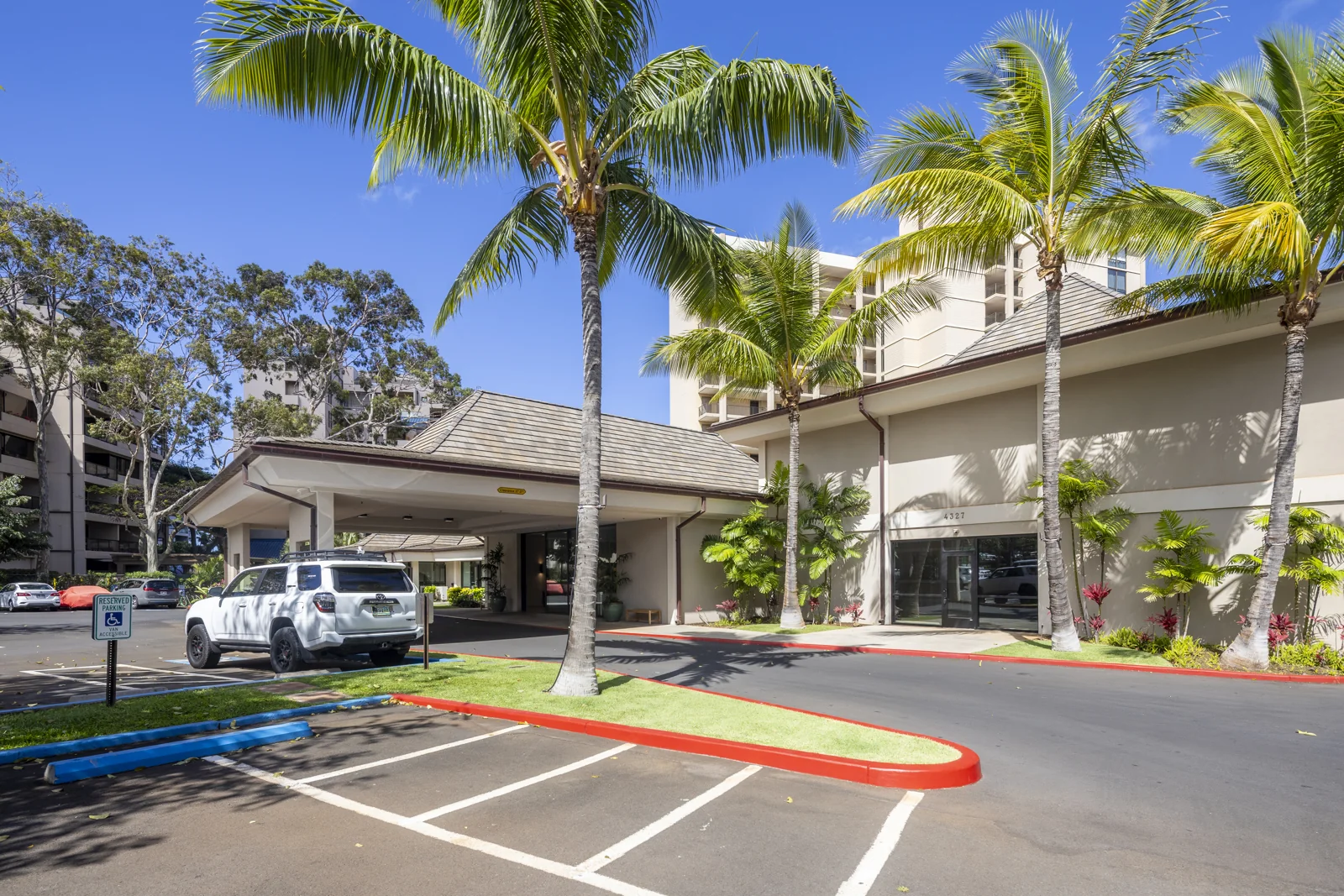 Valley Isle Resort - Commercial Building — Sale in Lahaina, HI, photo 5 of 8