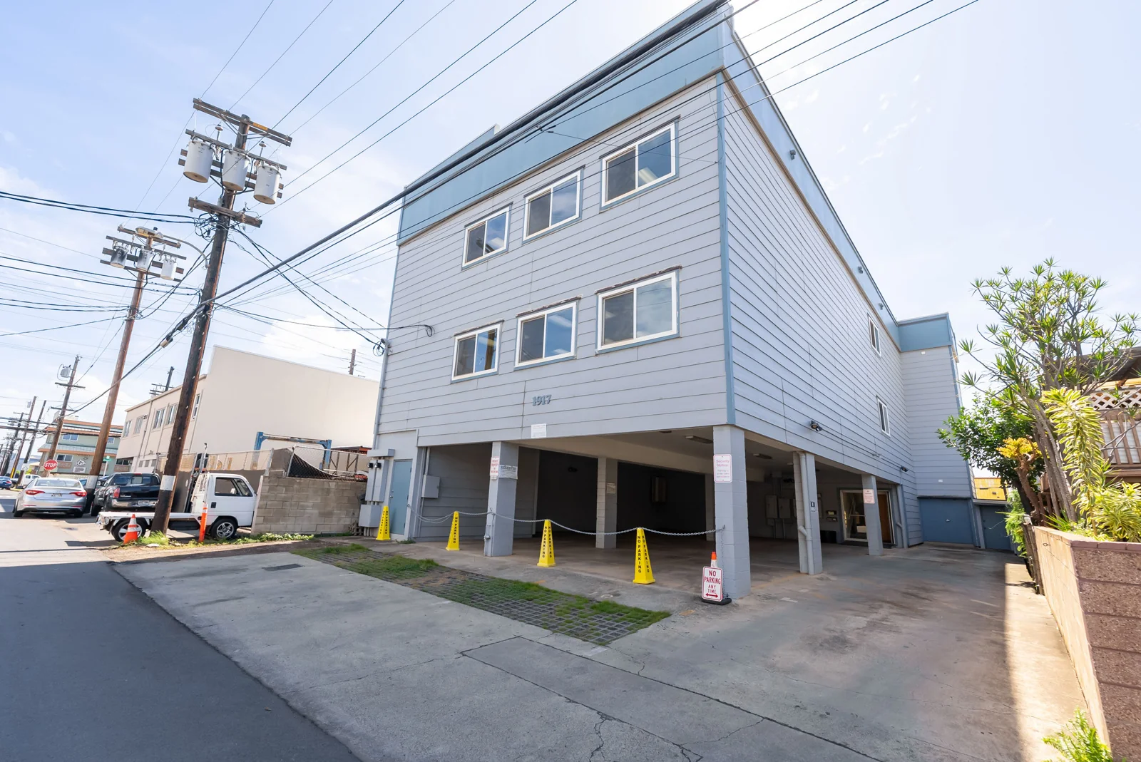 1917 Colburn Street — Sale in Honolulu, HI, photo 2 of 7
