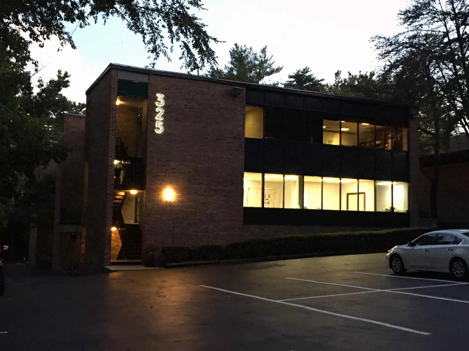 Hammond Office Court — Lease in Sandy Springs, GA, photo 1 of 4