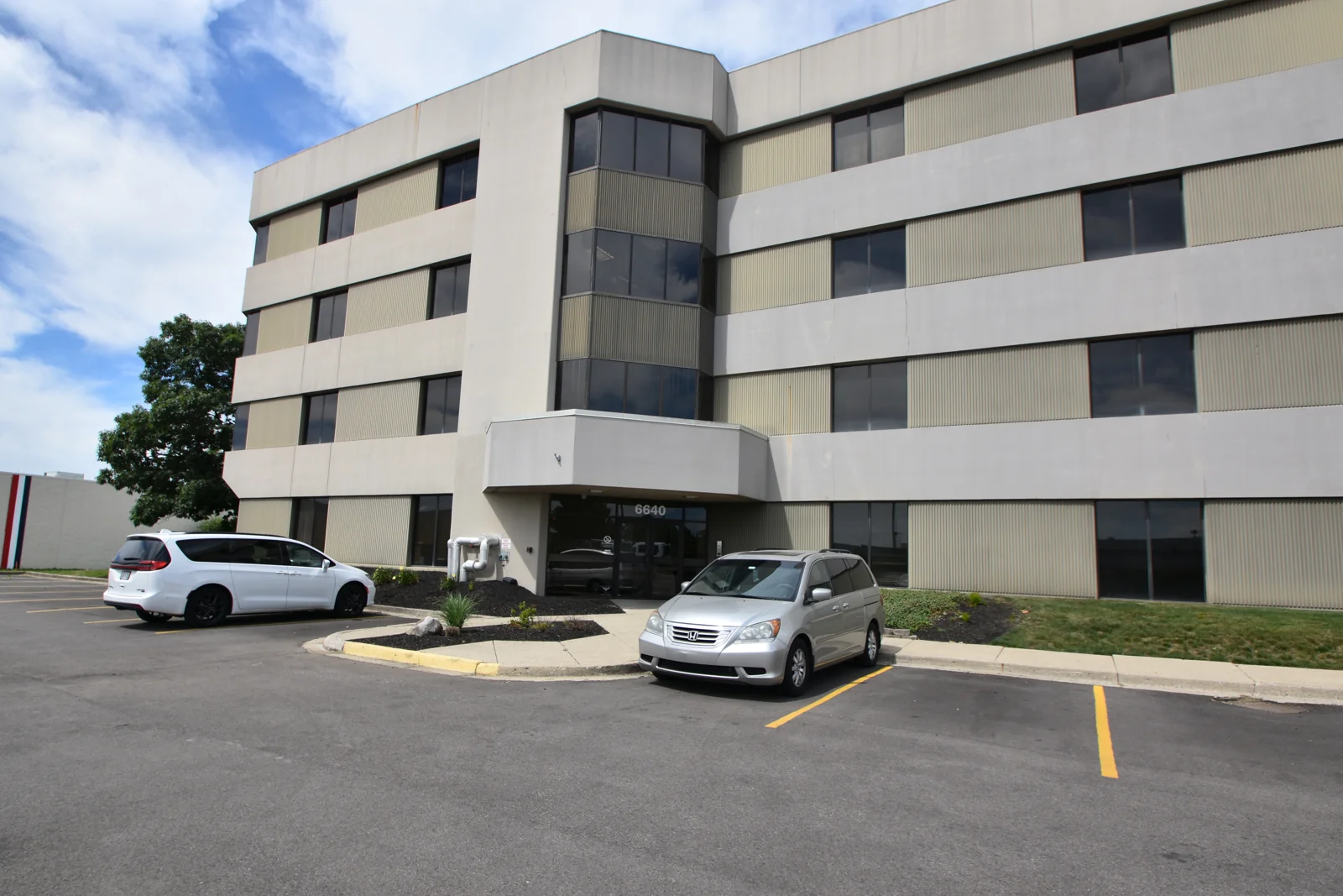 6640 - 6680 Poe Avenue — Lease in Dayton, OH, photo 2 of 4