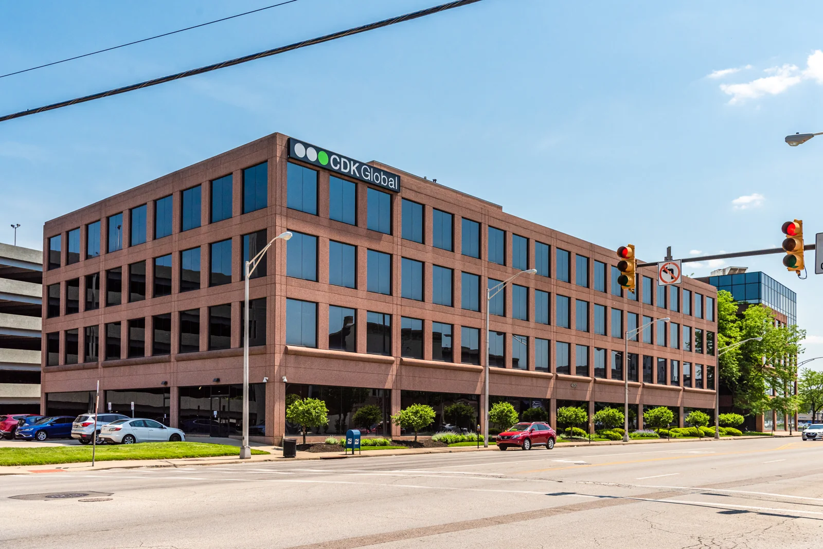 Central Parke IIII — Lease in Norwood, OH, photo 1 of 8