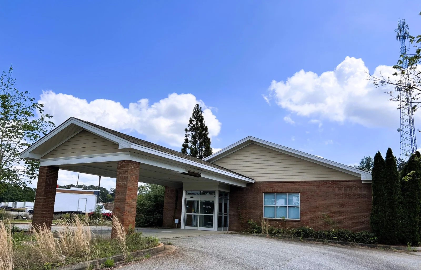 1002 Williams Street - retail in Hogansville, GA