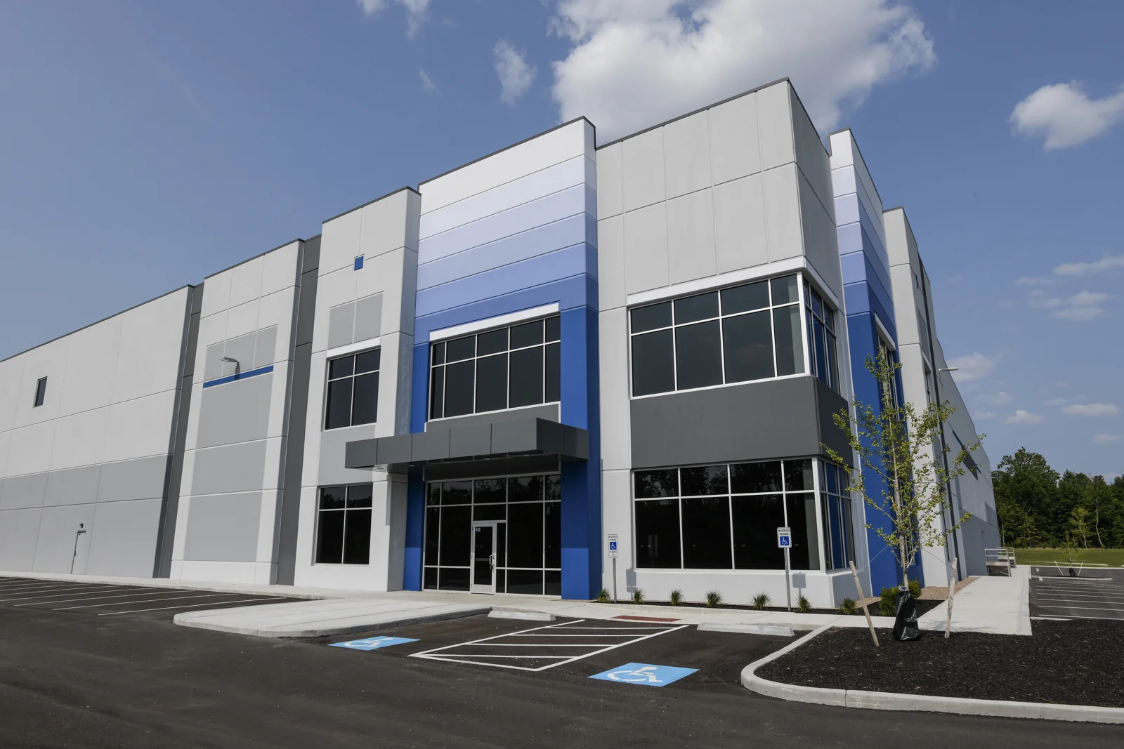 Lakeland Logistics Center - Building B — Lease in Burlington, KY, photo 2 of 8