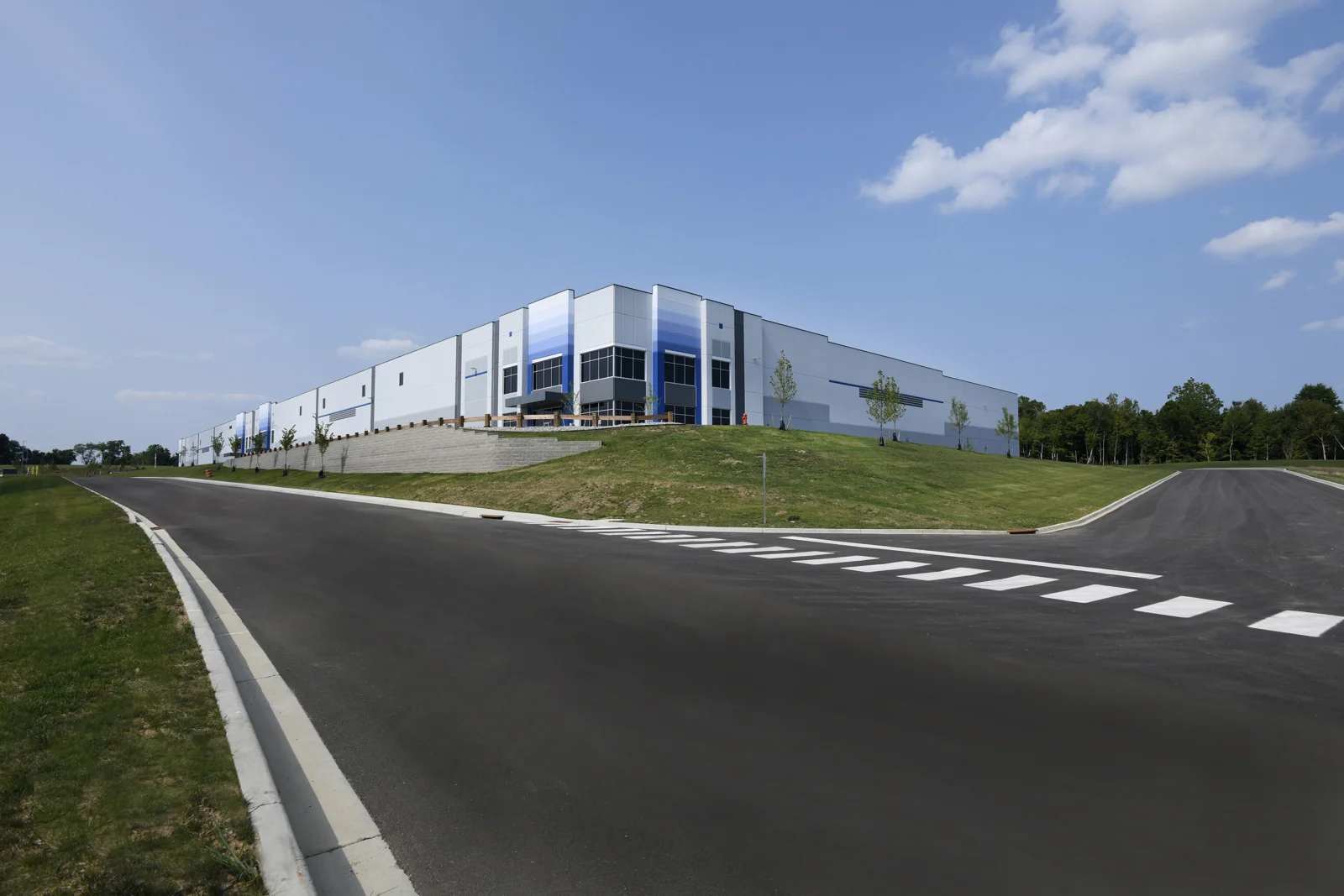 Lakeland Logistics Center - Building B — Lease in Burlington, KY, photo 3 of 8
