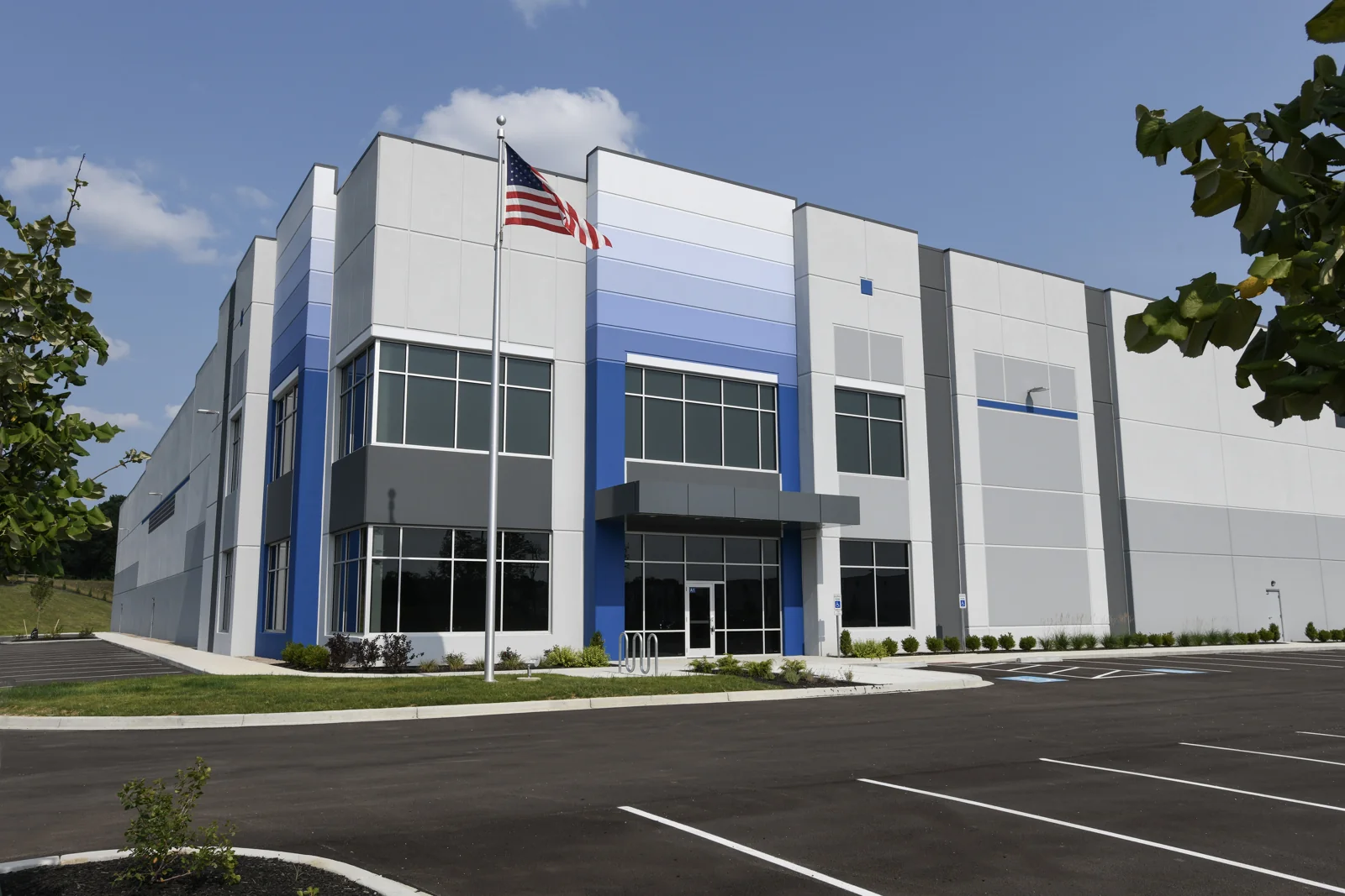 Lakeland Logistics Center - Building B — Lease in Burlington, KY, photo 4 of 8