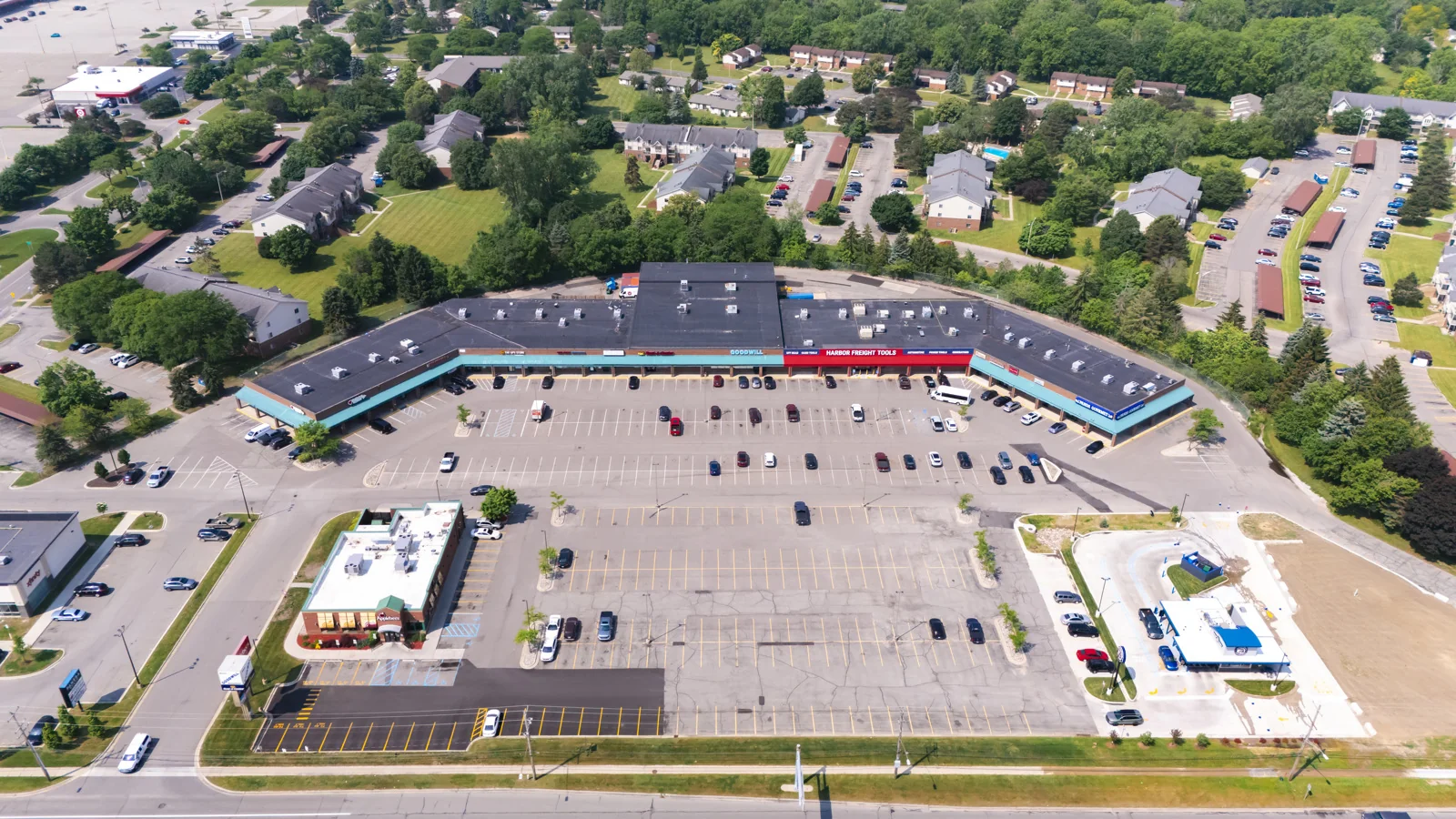 Retail in Lansing, MI - photo 3 - Lansing, MI