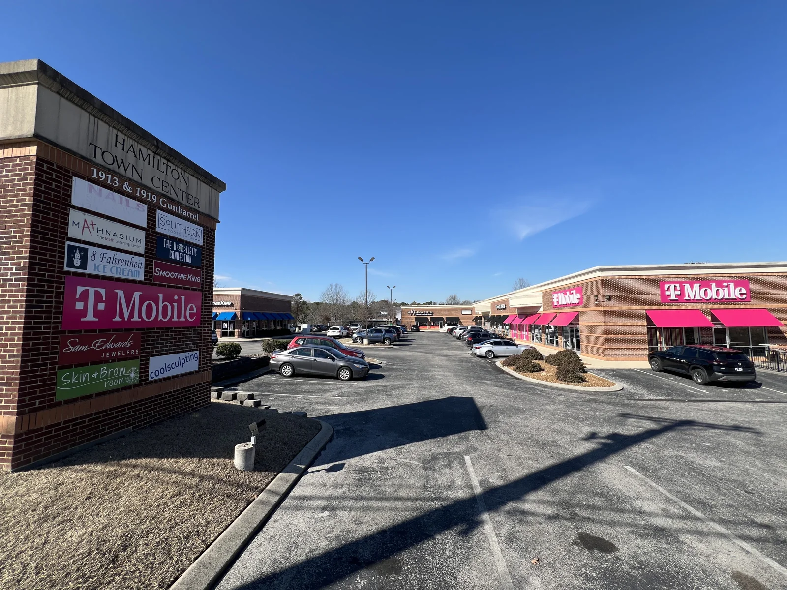 Retail in Chattanooga, TN — Lease in Chattanooga, TN, photo 1 of 6