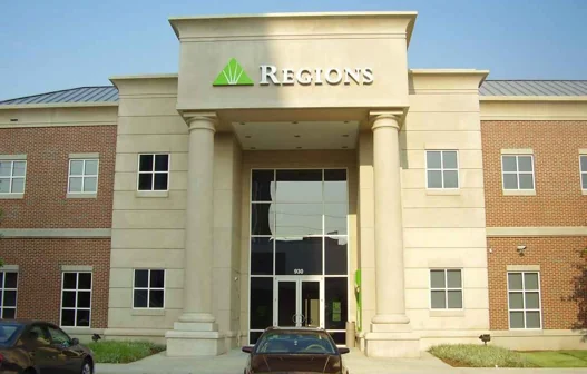 Regions Bank Office Building — Lease in Anniston, AL, photo 1 of 1