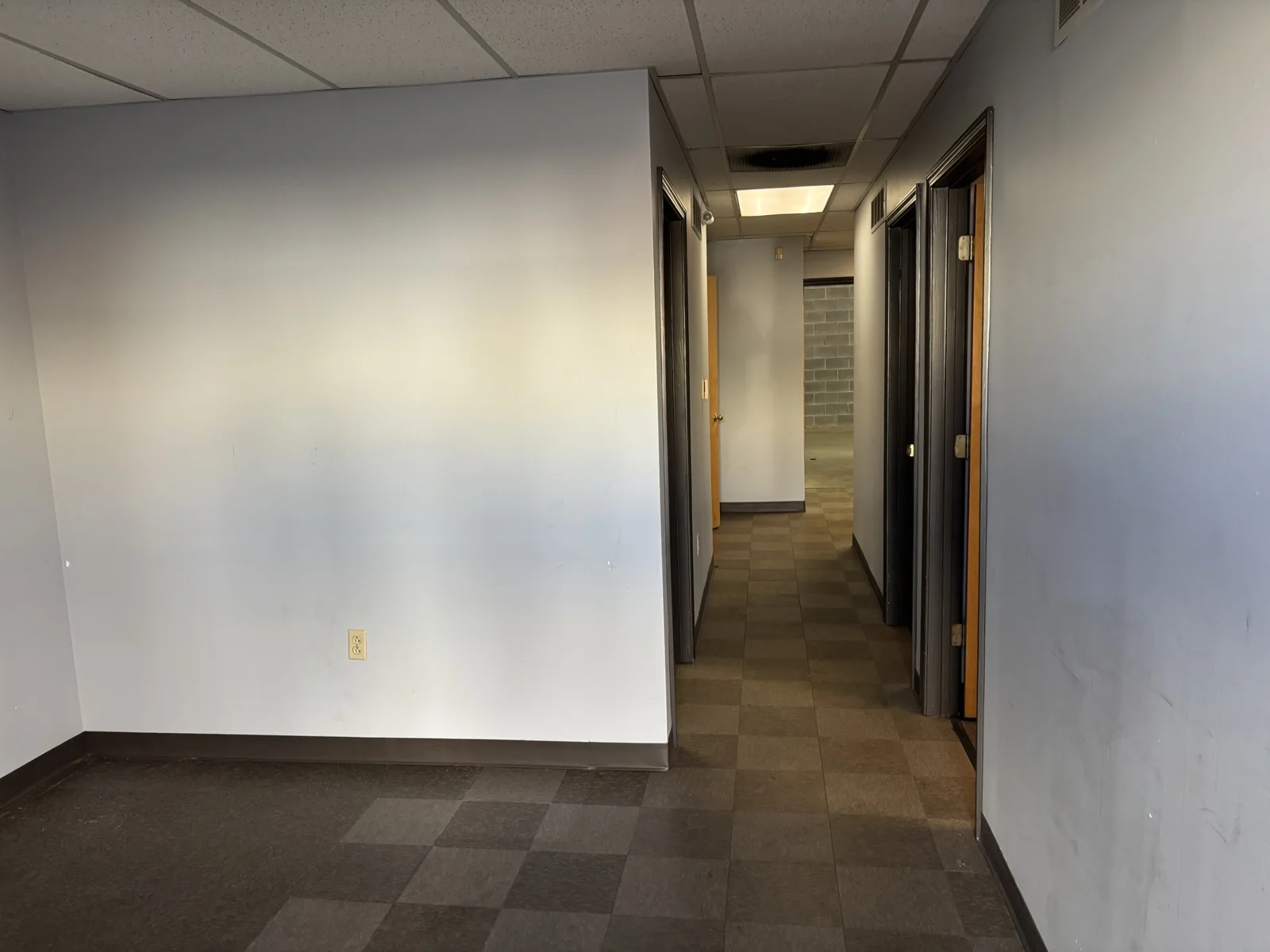 13159 Middletown Industrial Blvd, Suite C - photo 3 - Louisville, KY