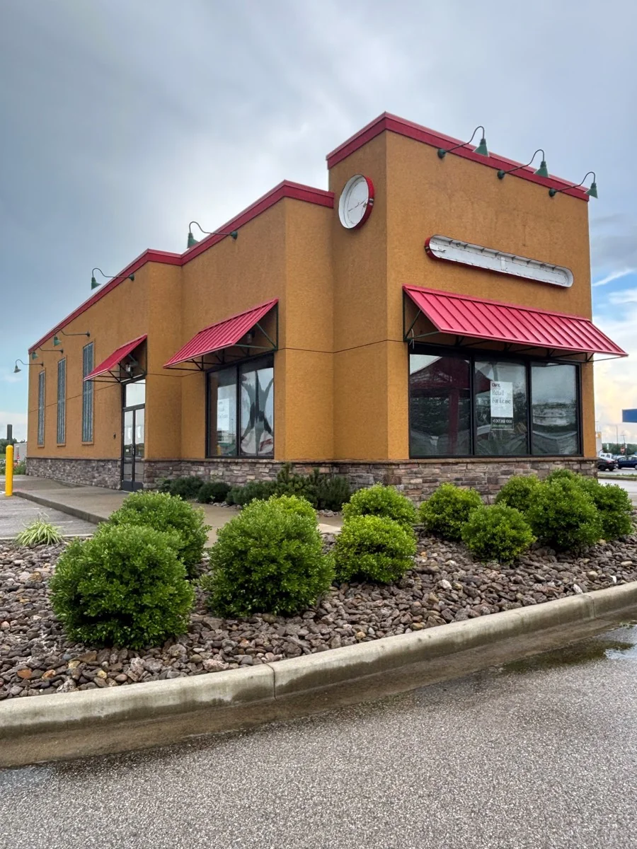 Former Popeye's Restaurant — Lease in Salem, IN, photo 1 of 5