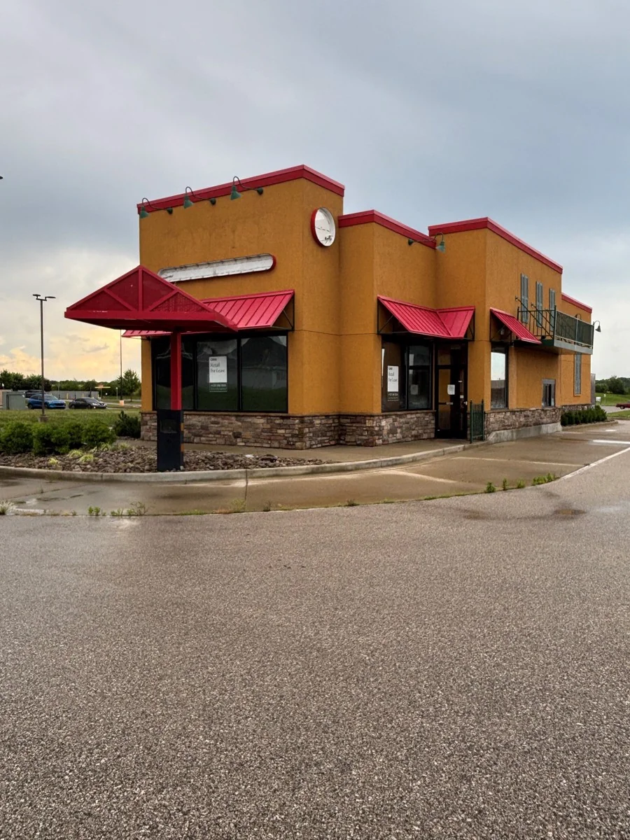 Former Popeye's Restaurant — Lease in Salem, IN, photo 2 of 5