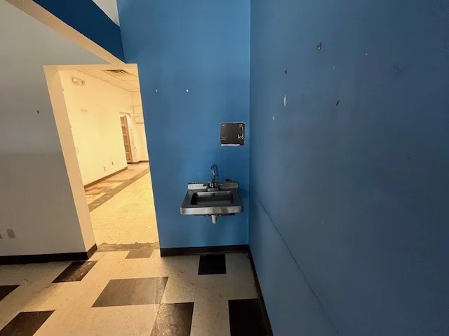 Former Vanilla Bean Bakery — Lease in Indianapolis, IN, photo 5 of 8