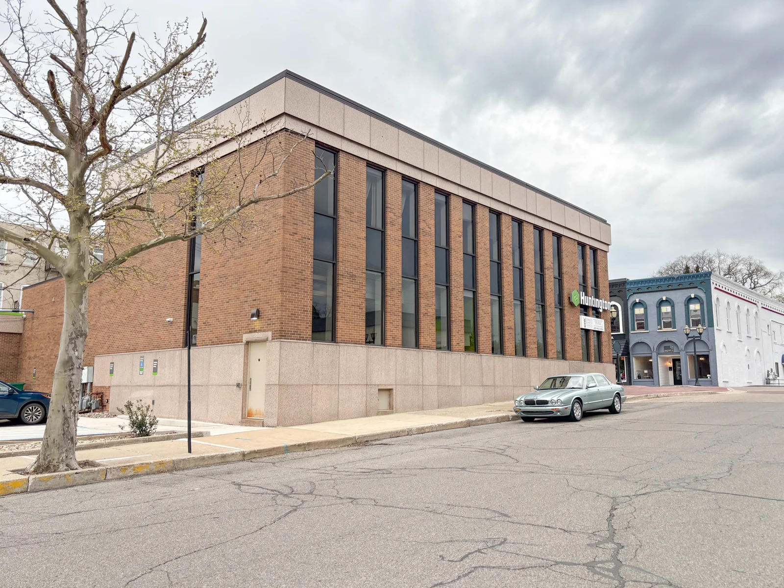 Office in Dowagiac, MI — Lease in Dowagiac, MI, photo 1 of 1