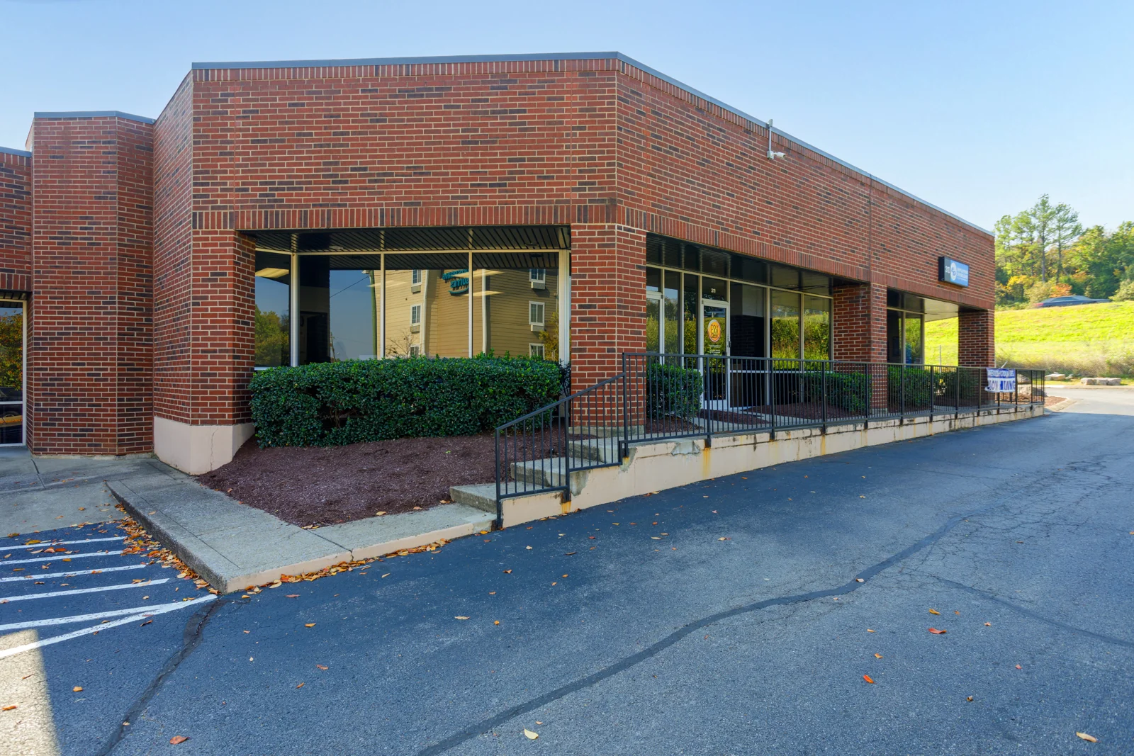 501 Metroplex Drive — Lease in Nashville, TN, photo 2 of 7