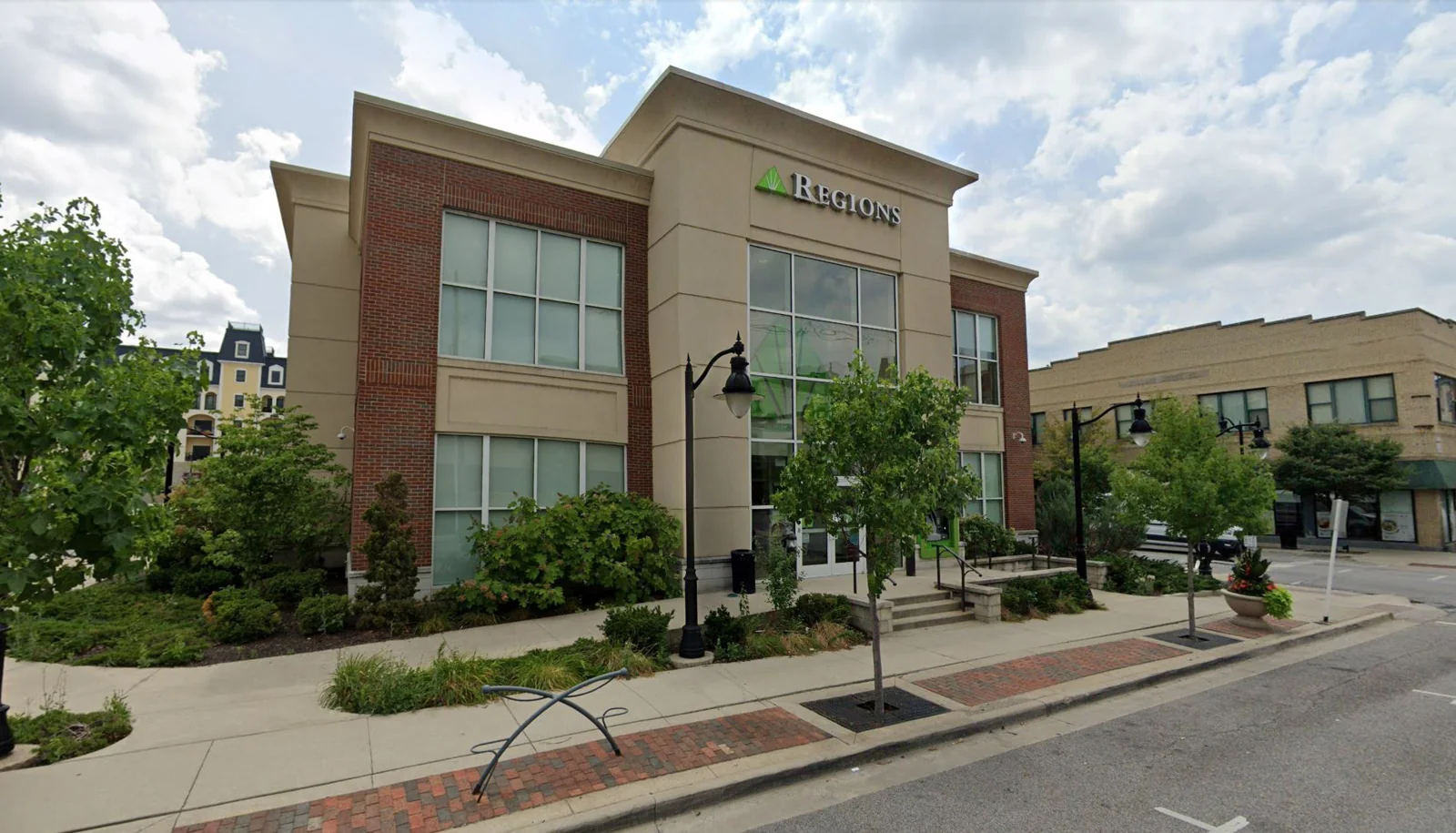 Regions - Lafayette — Lease in Lafayette, IN, photo 1 of 2