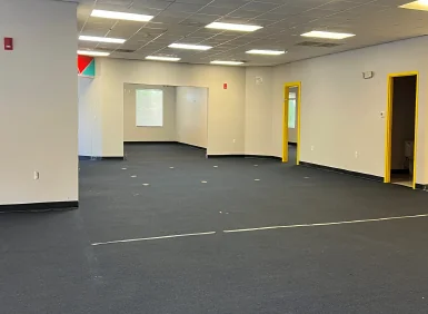 Retail in Pensacola, FL — Lease in Pensacola, FL, photo 2 of 4