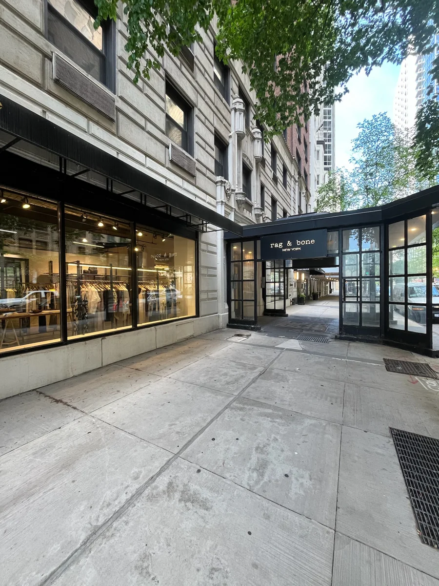 Retail in Chicago, IL - photo 7 - Chicago, IL