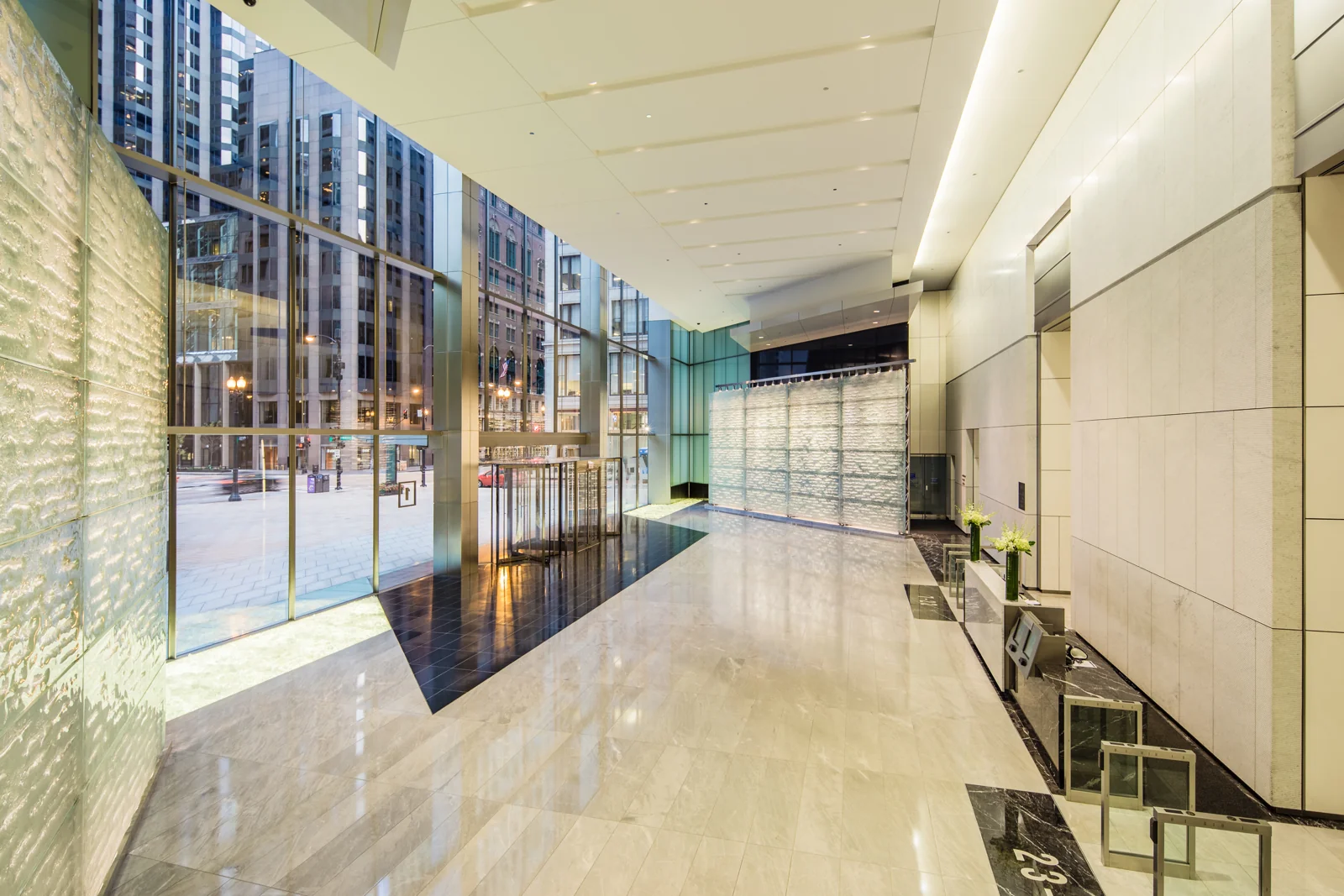 One South Dearborn - photo 4 - Chicago, IL