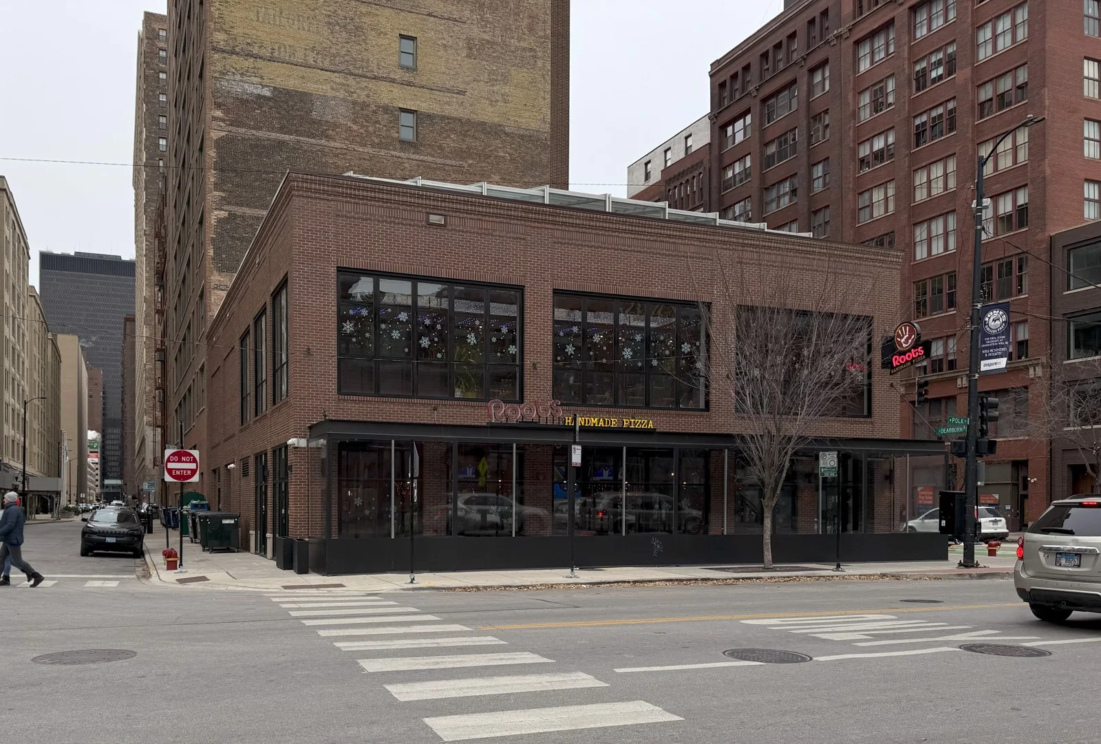 Retail in Chicago, IL - photo 1 - Chicago, IL
