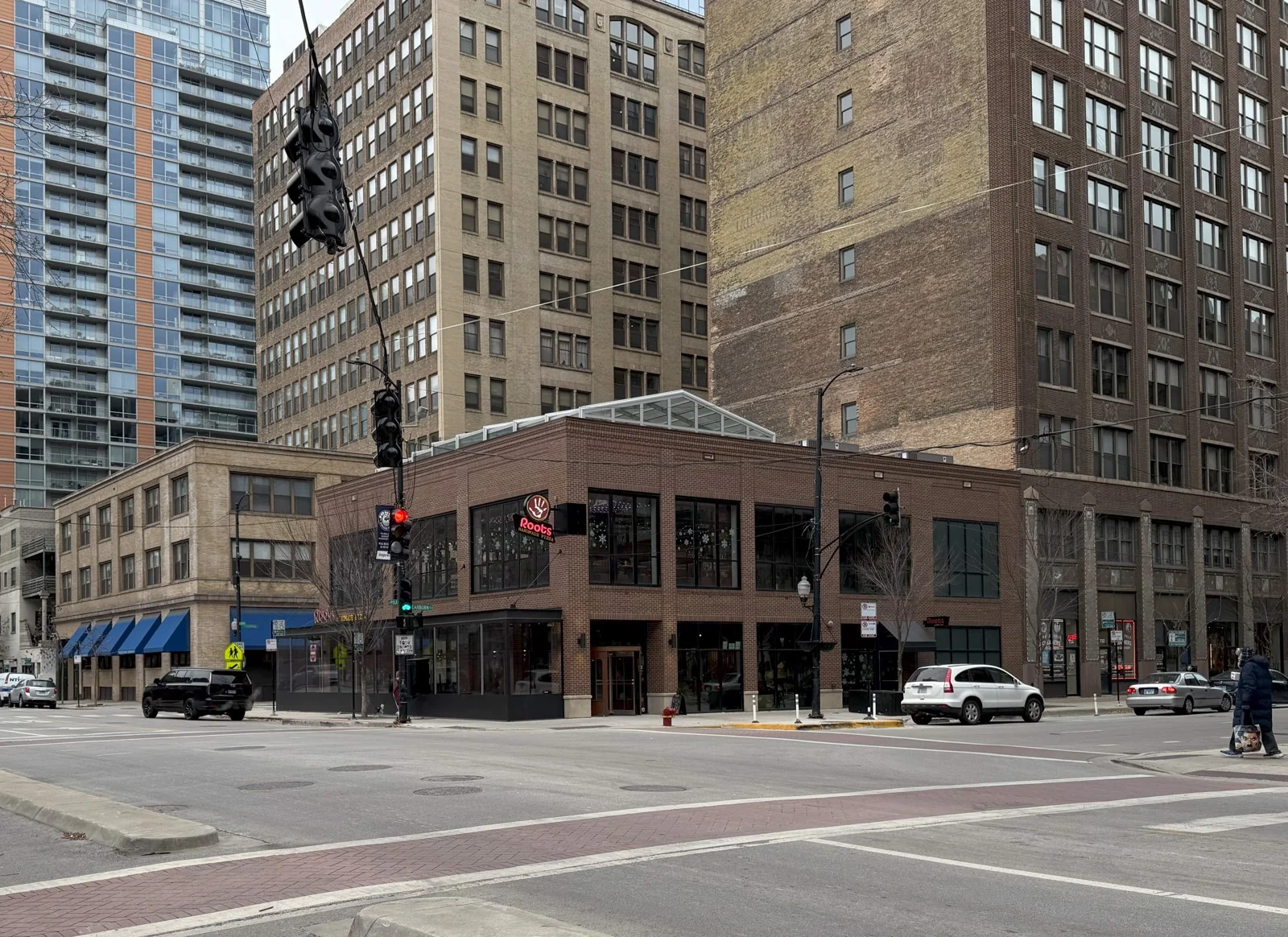 Retail in Chicago, IL - photo 2 - Chicago, IL