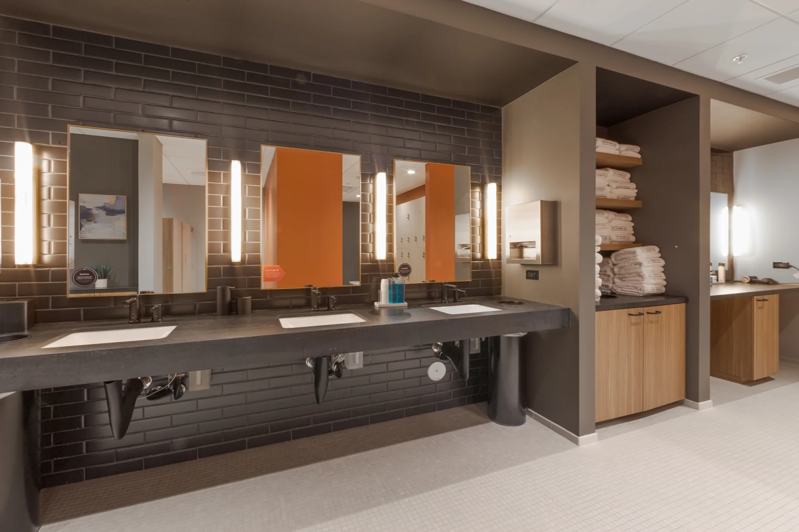 Office in Chicago, IL - photo 13 - Chicago, IL