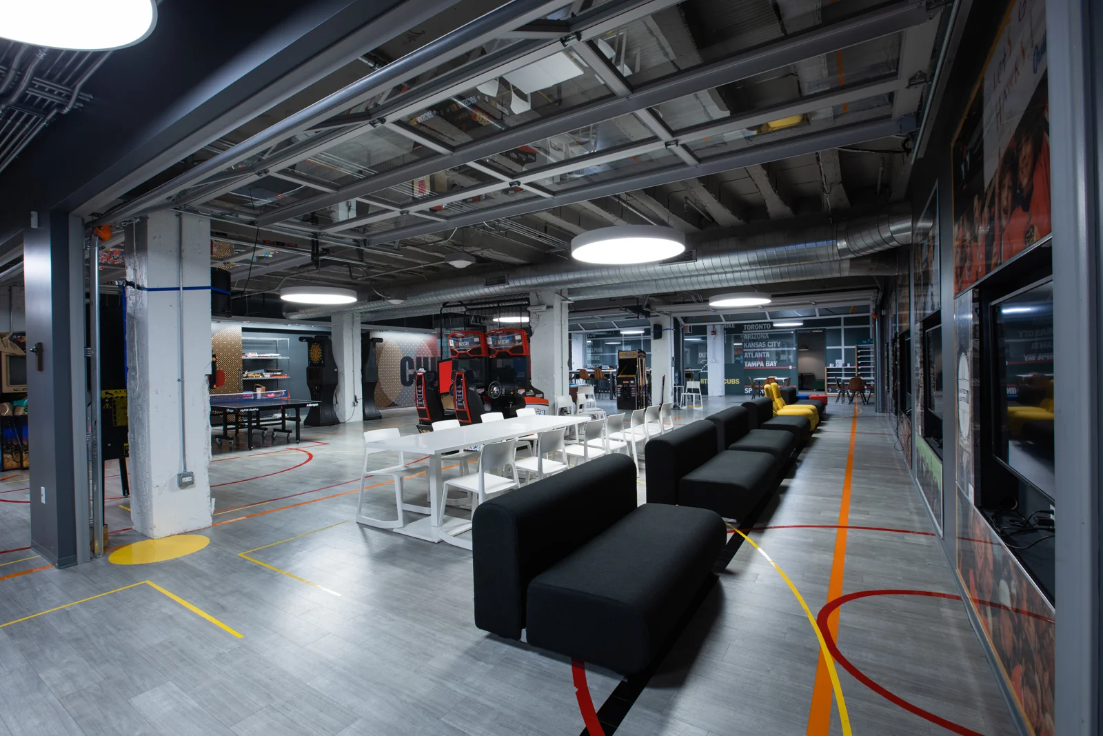 Office in Chicago, IL - photo 1 - Chicago, IL