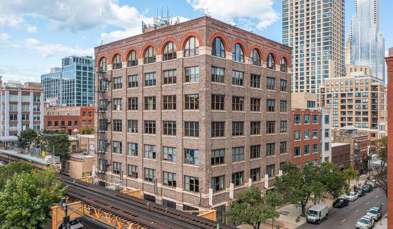 230 W. Huron - retail in Chicago, IL