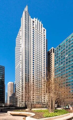 500 West Monroe Street — Sale in Chicago, IL, photo 1 of 8