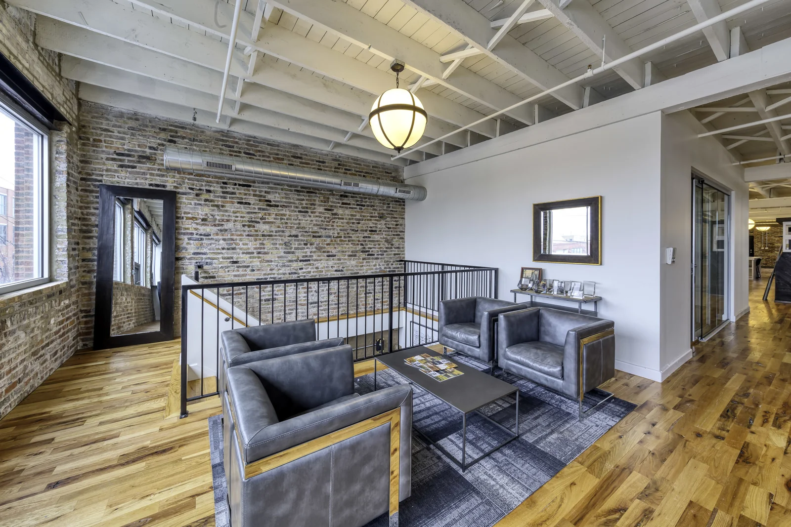 Office in Chicago, IL - photo 3 - Chicago, IL