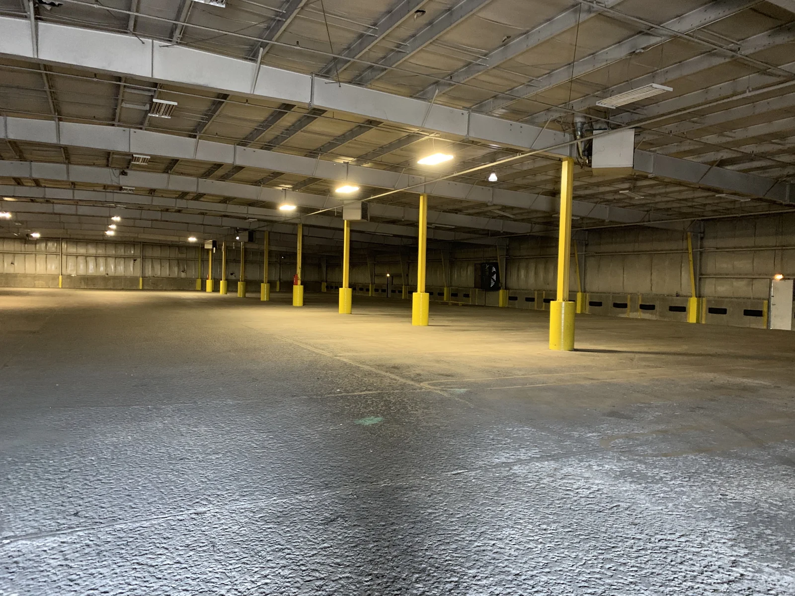 4801 S California Avenue, Chicago — Lease in Chicago, IL, photo 2 of 3