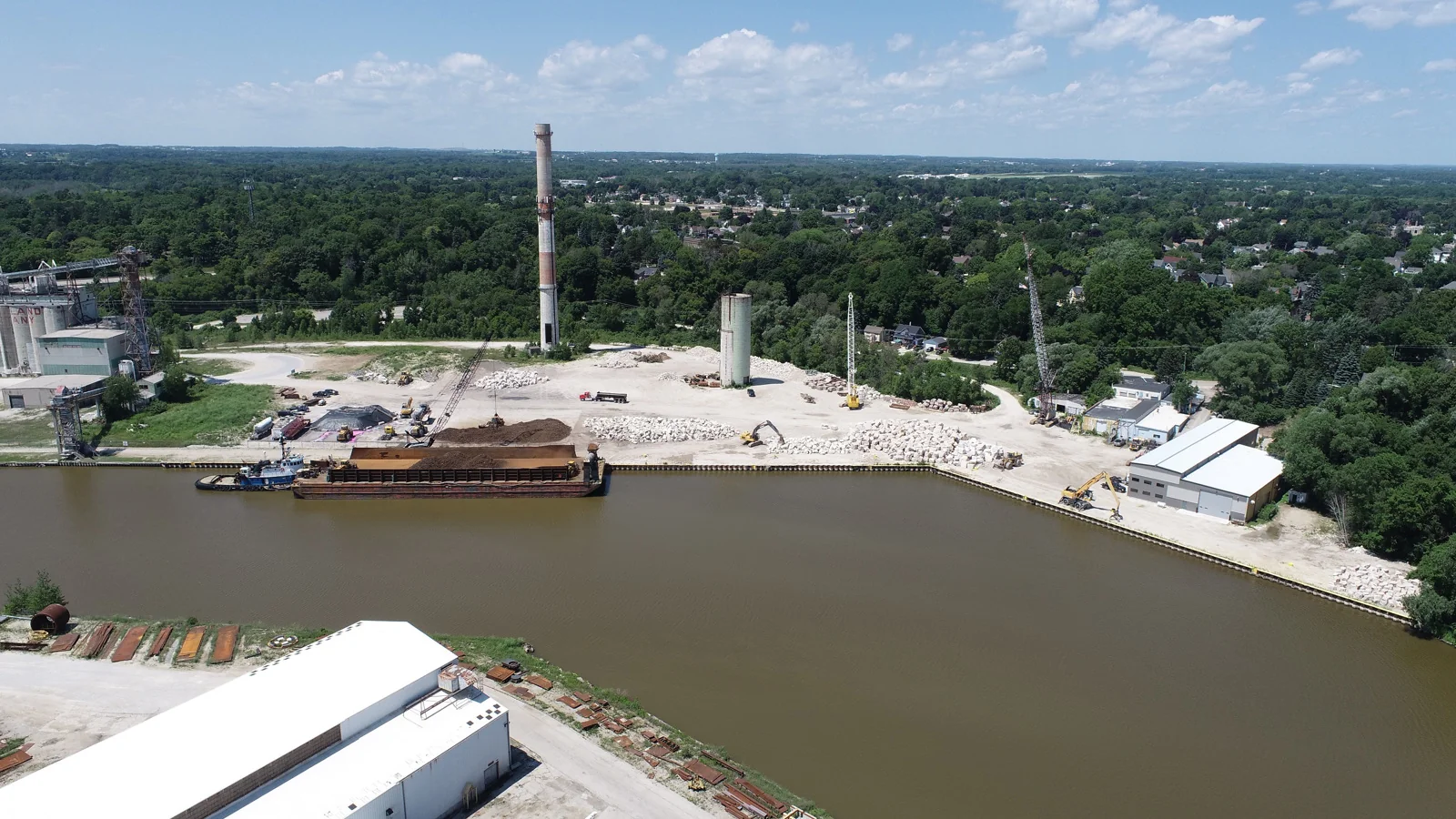Crane Served Manufacturing Facility - photo 3 - Manitowoc, WI