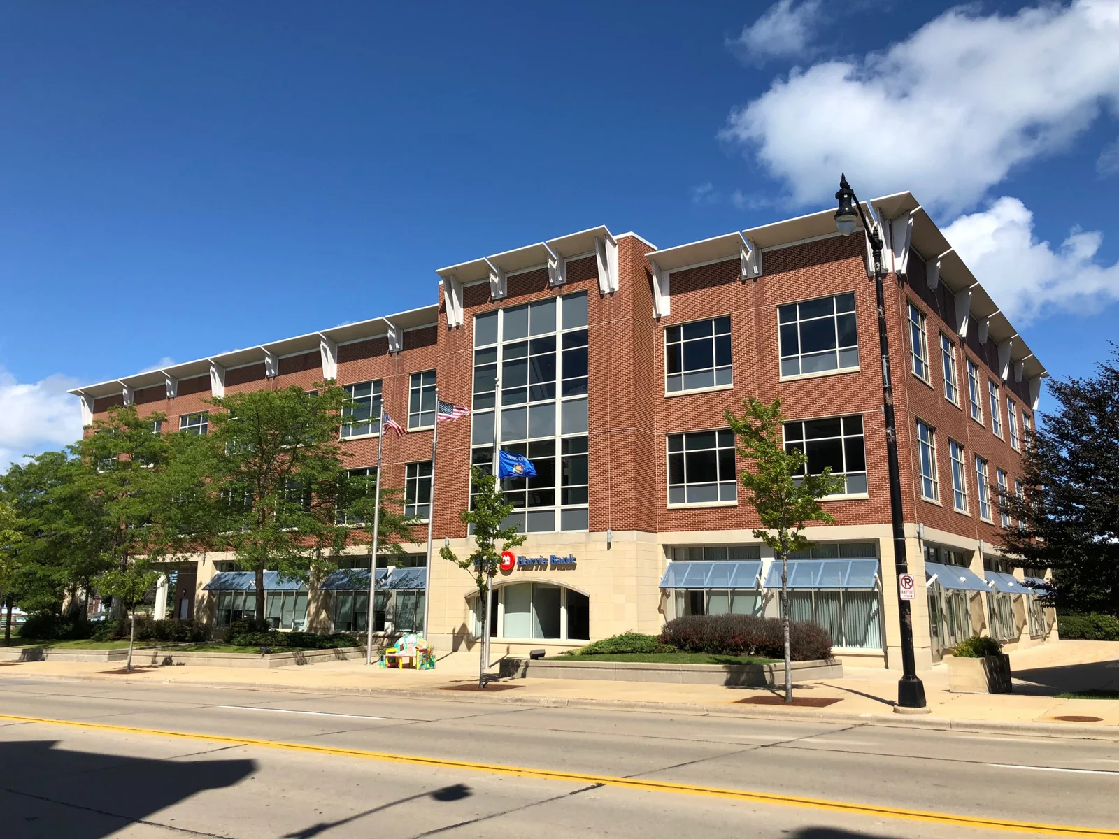 One Main Centre — Lease in Racine, WI, photo 1 of 7