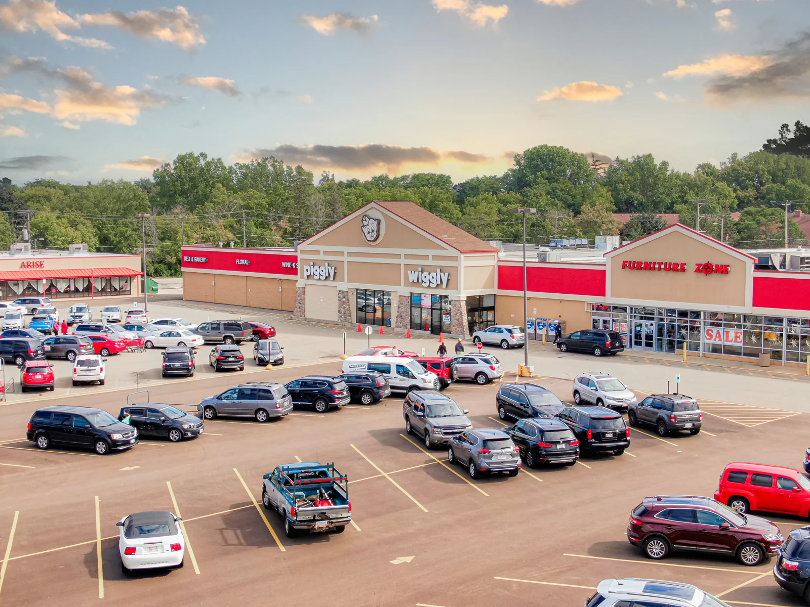 Badger Plaza — Lease in Racine, WI, photo 1 of 3
