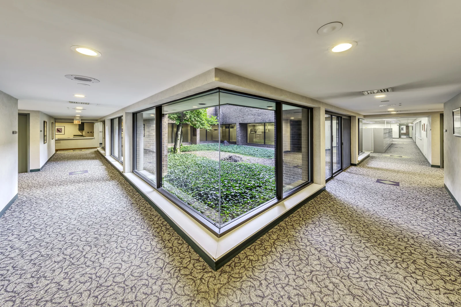 2401 Waukegan Road - photo 3 - Bannockburn, IL