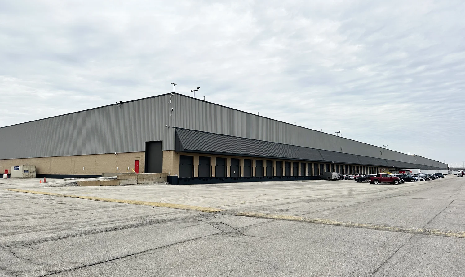 Melrose Park Distribution Center with Active Union… — Lease in Melrose Park, IL, photo 4 of 7